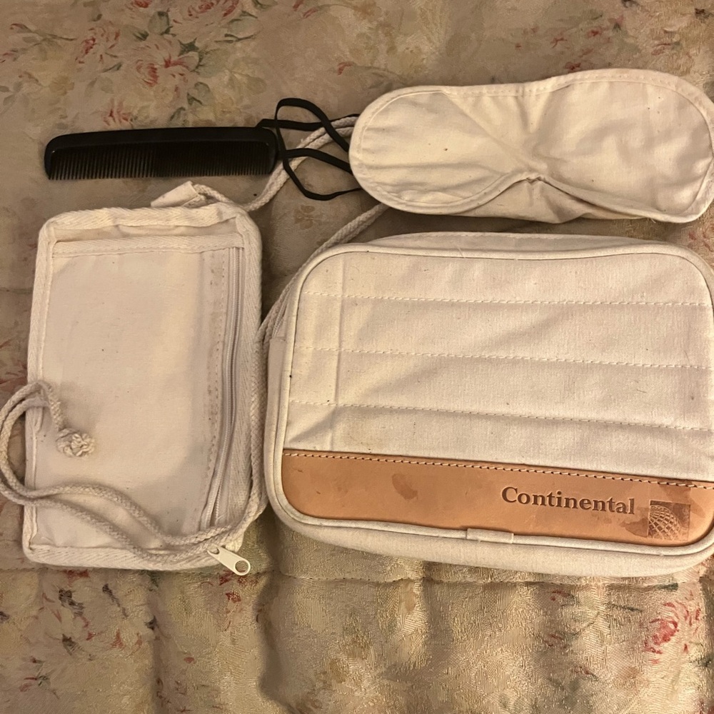 Continental Airlines White Zippered Travel Set Vintage 🔥🔥